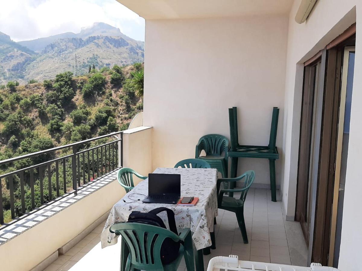 Casa Vacanze Andreana Apartment Letojanni Exterior foto