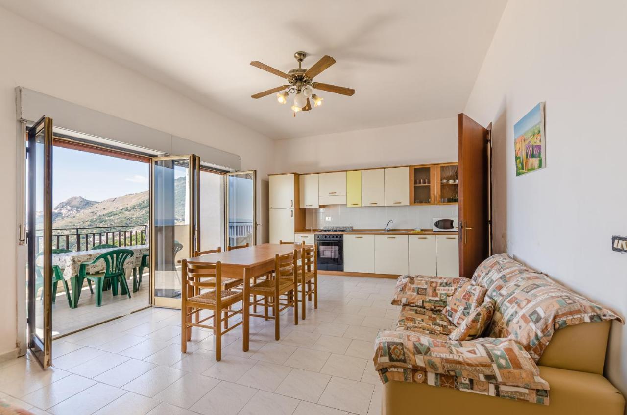 Casa Vacanze Andreana Apartment Letojanni Exterior foto